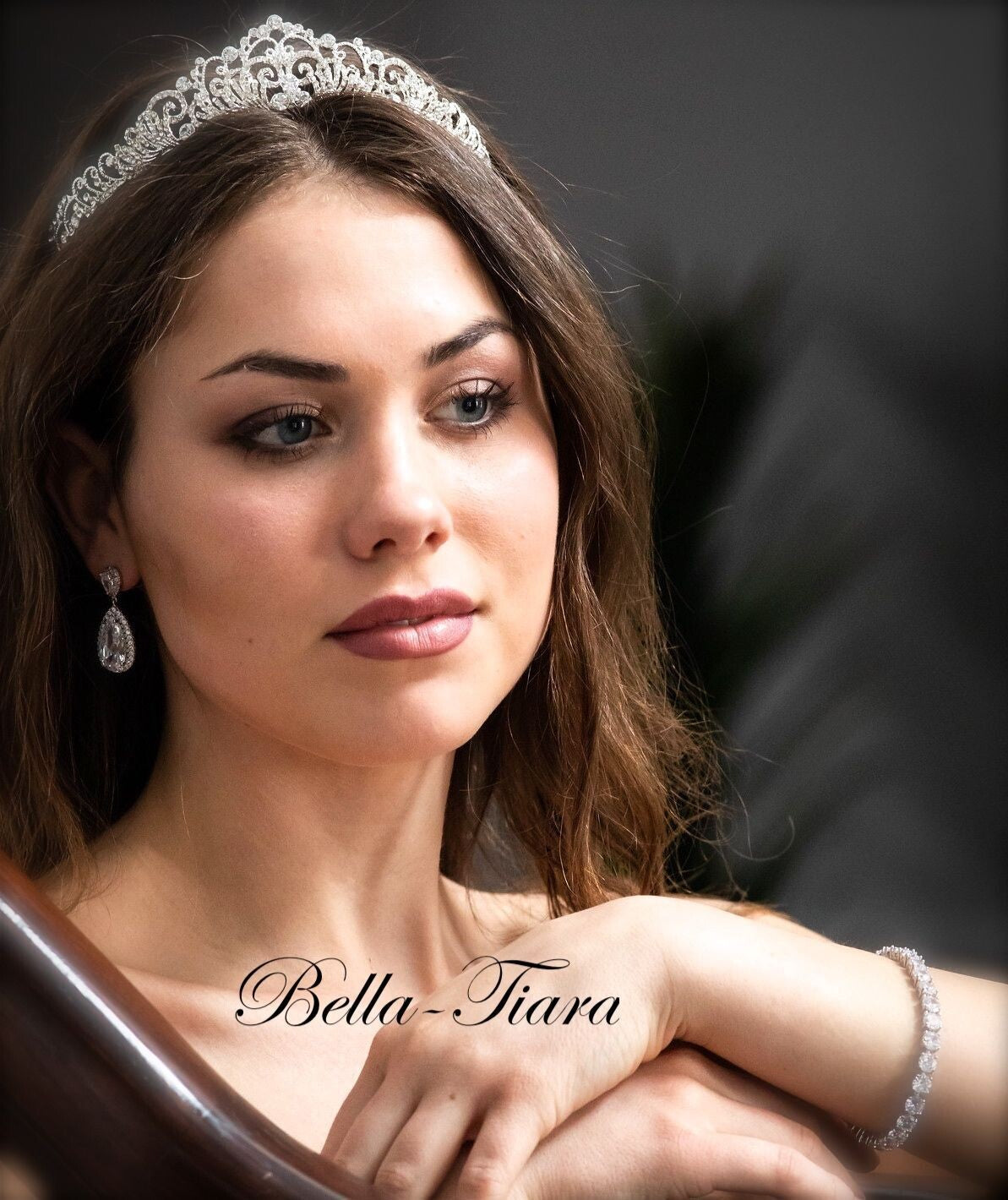 Vita, Classic Swarovski crystal Wedding Tiara