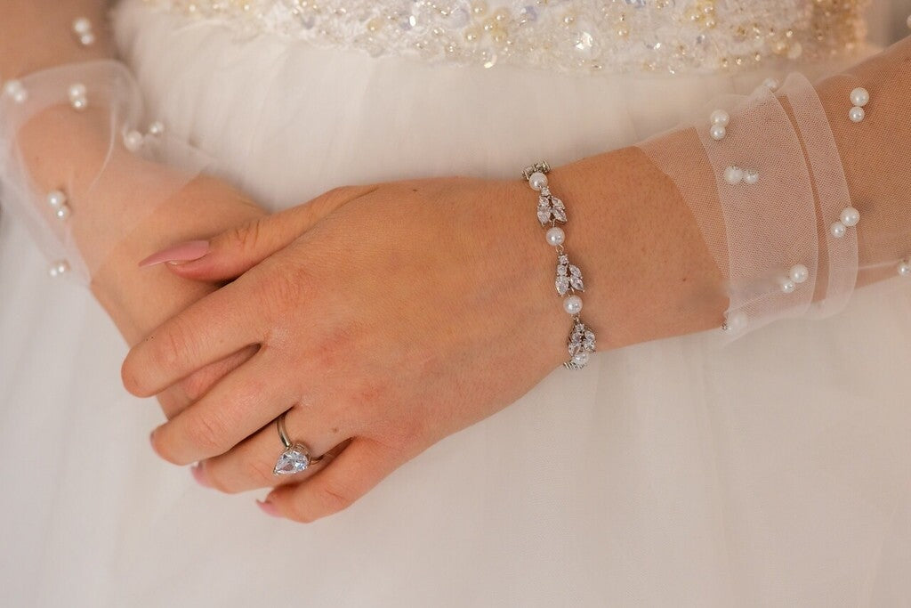 Sara - Elegant CZ pearl bridal earrings