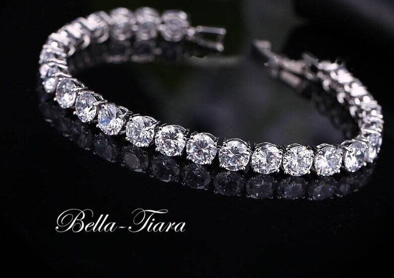 Klea - Stunning Swarovski crystal statement necklace set (free bracelet)