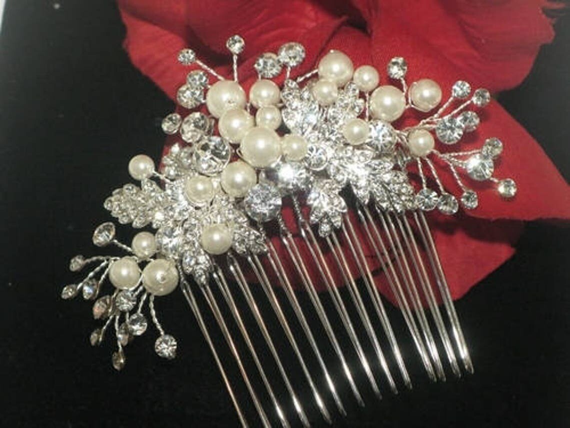 Summer - Romantic Crystal and pearl bridal hair comb