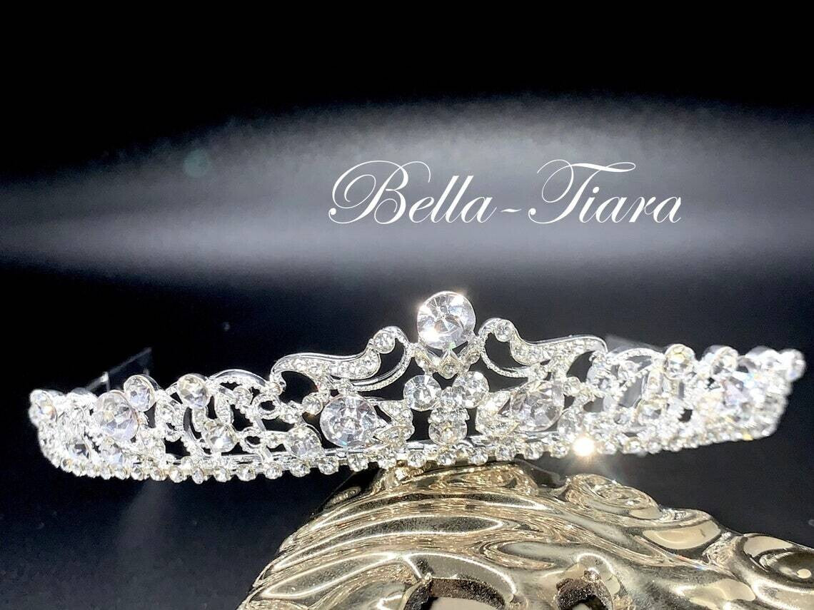 Melania - Lovely Swarovski crystal communion tiara