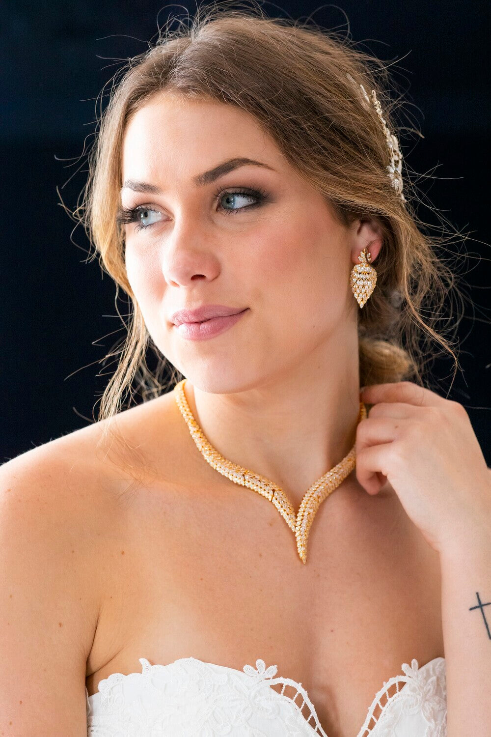 Madison -  Gold bridal necklace set (free bracelet)