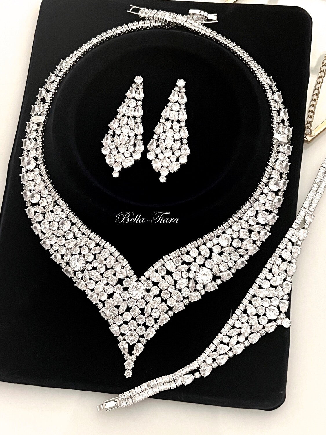 OLIVIA  Glamorous crystal evening Gold necklace set