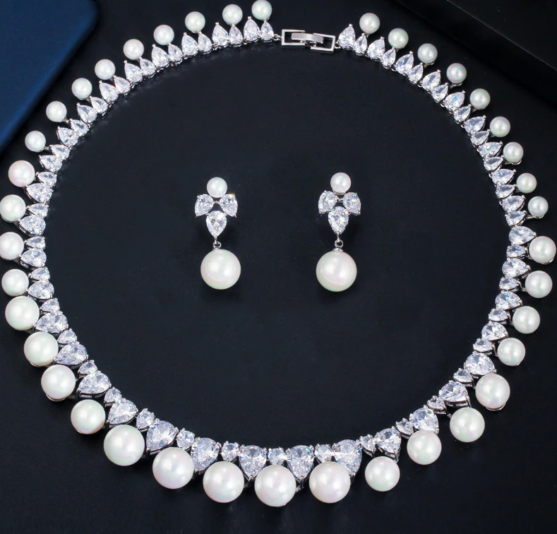 Avena -  Timeless pearl bridal necklace set