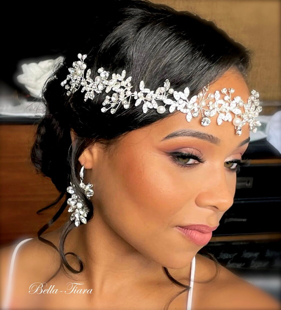 Vianna - Beautiful Pearl and Crystal headband