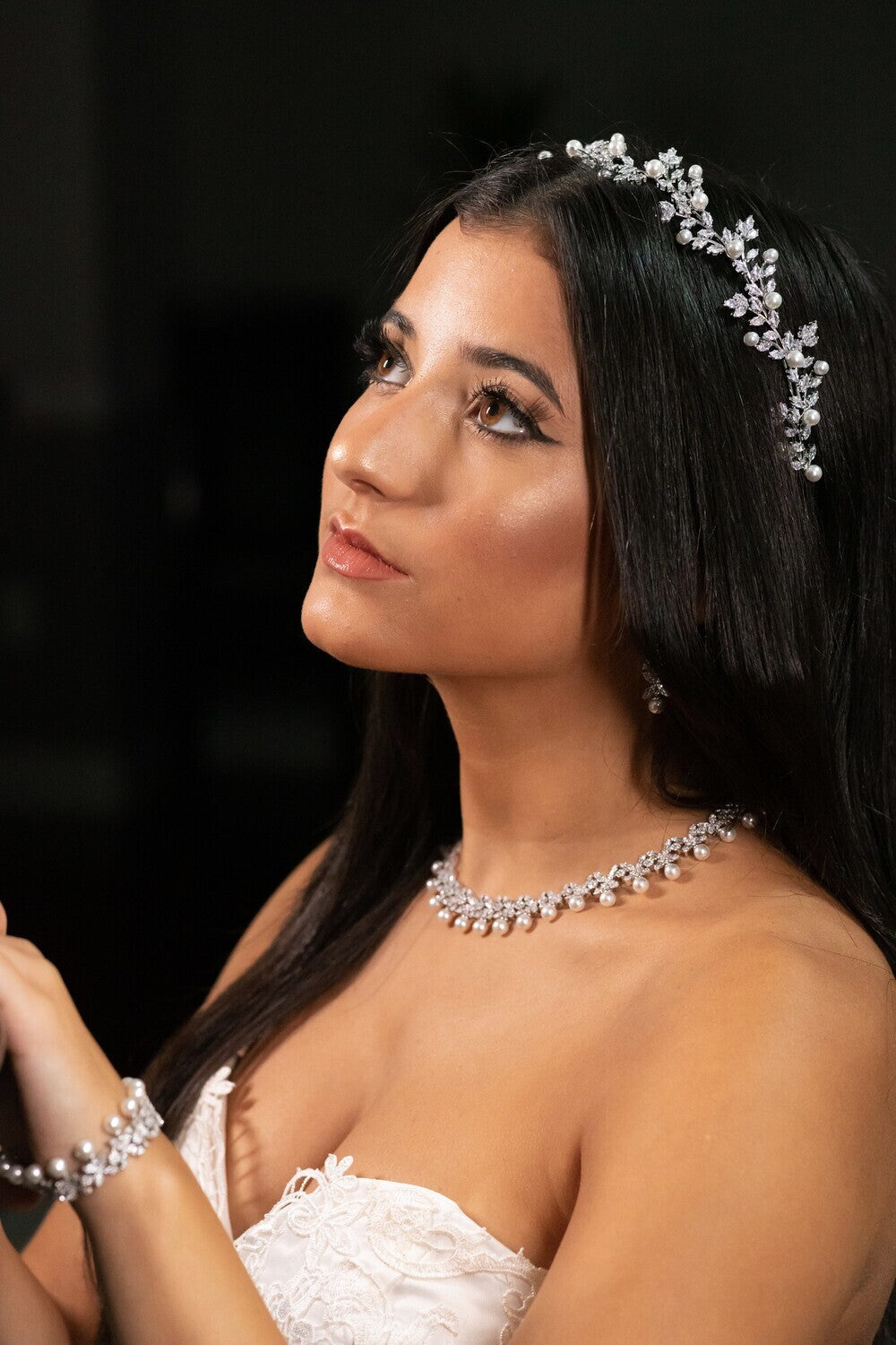 Carla - Elegant bridal pearl necklace set