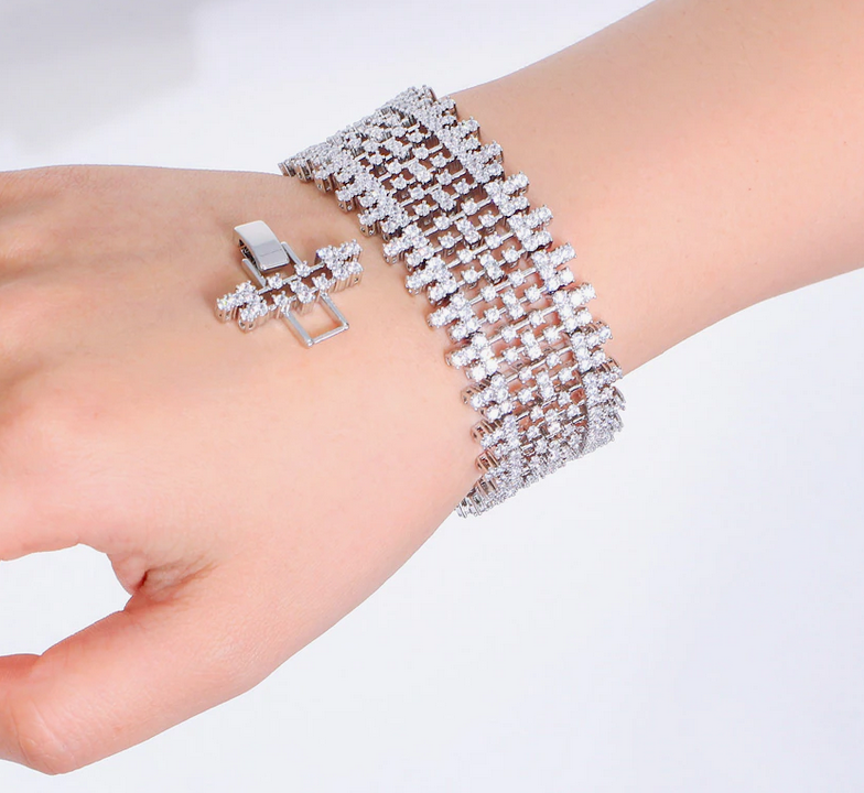 Grazie- Exquisite crystal wedding bracelet