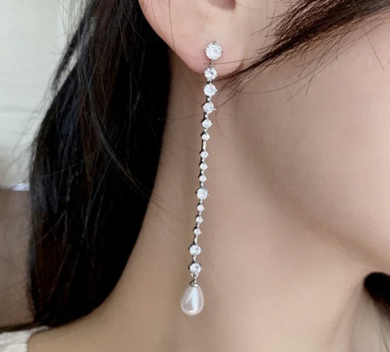 Daniella-Elegant Long pearl drop bridal earrings