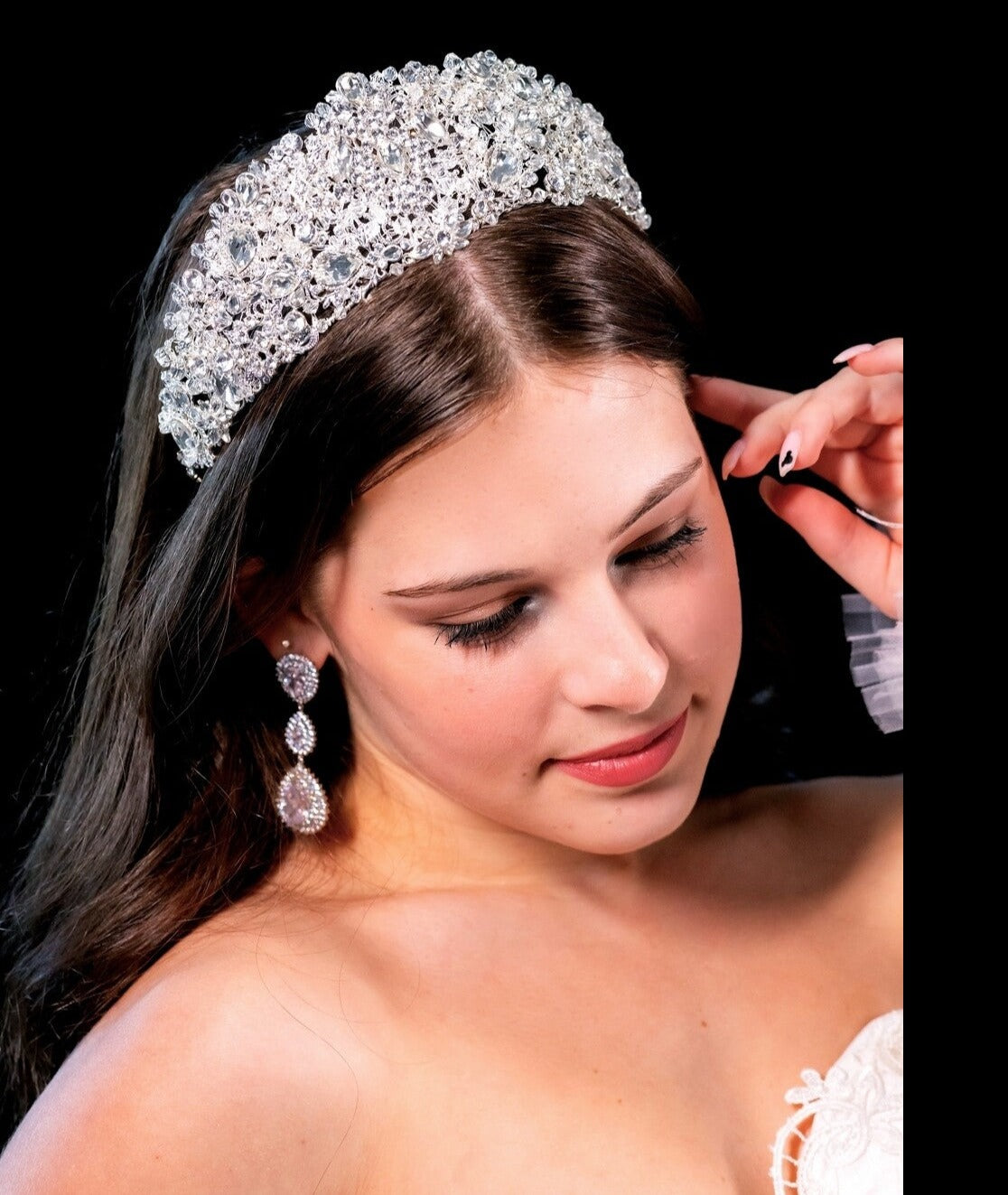 Tiara Shop Avery - Captivating wedding Crystal Tiara – Bella-Tiara