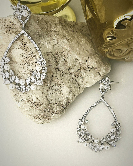 Delicata - Pearl drop crystal bridal earrings