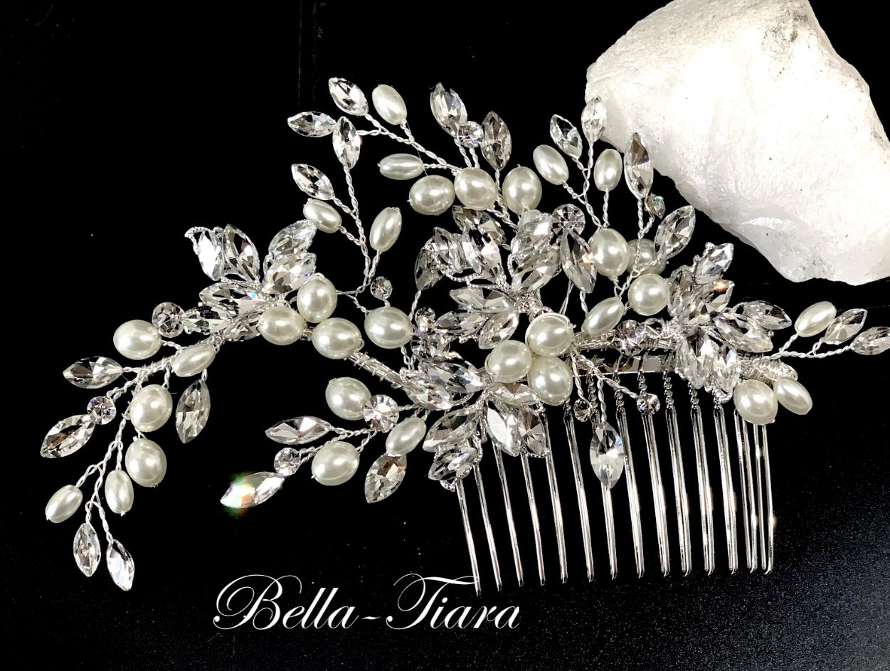 Marilla - Timeless beauty crystal and pearl wedding hair comb