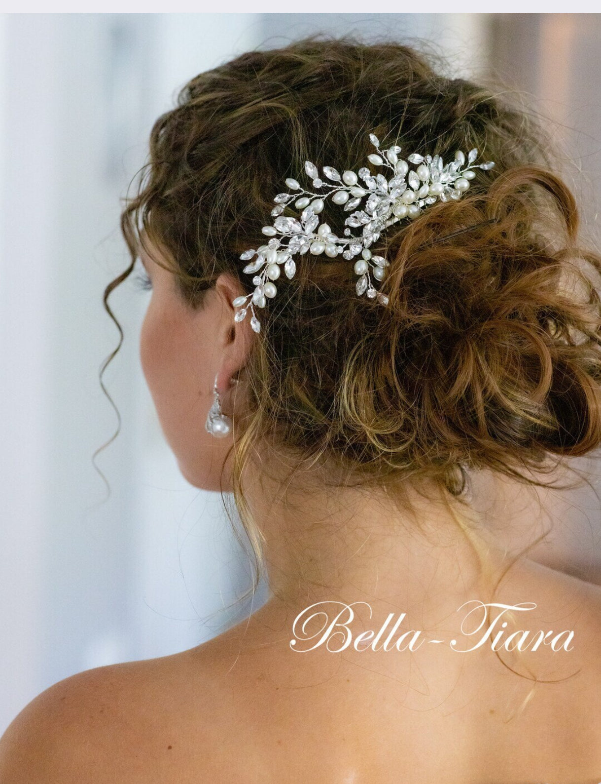 Marilla - Timeless beauty crystal and pearl wedding hair comb