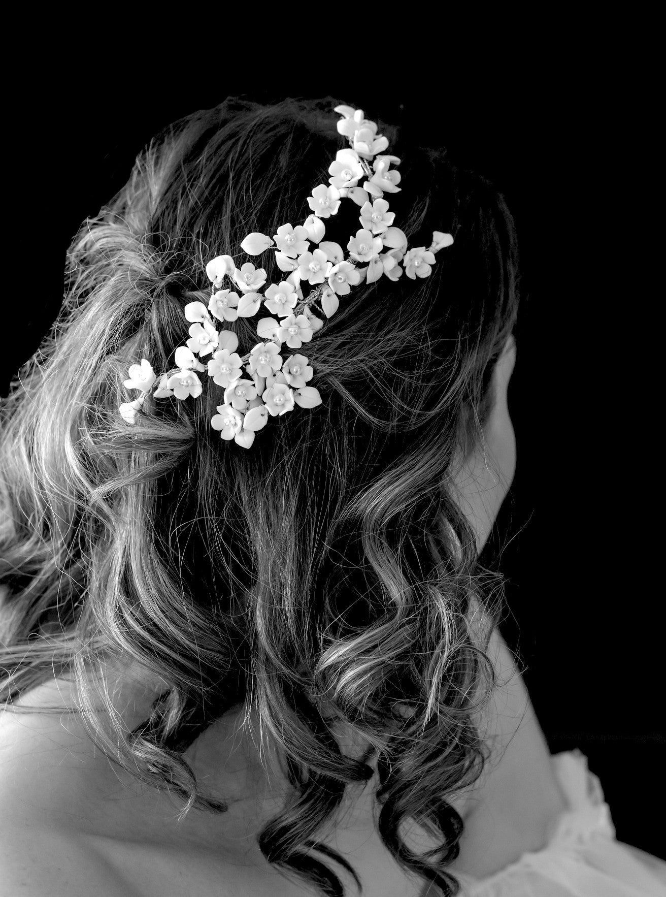 Nella - Exquisite porcelain floral bridal comb