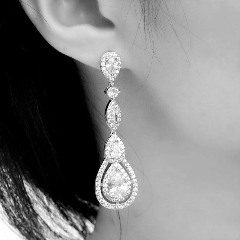 Bellissima -  Beautiful crystal drop earrings