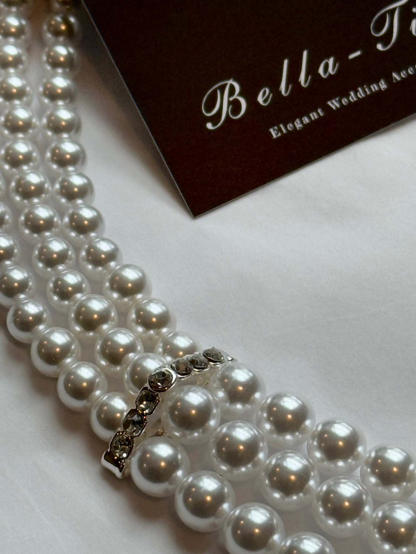 Perlamore - Classic Timeless triple strand pearl necklace set