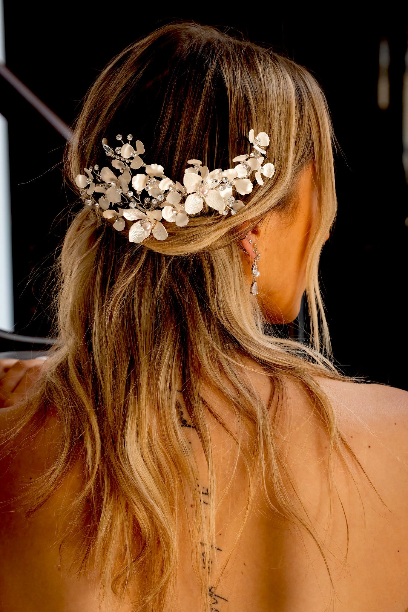 Amiri - Stunning Floral crystal off whtie bridal comb