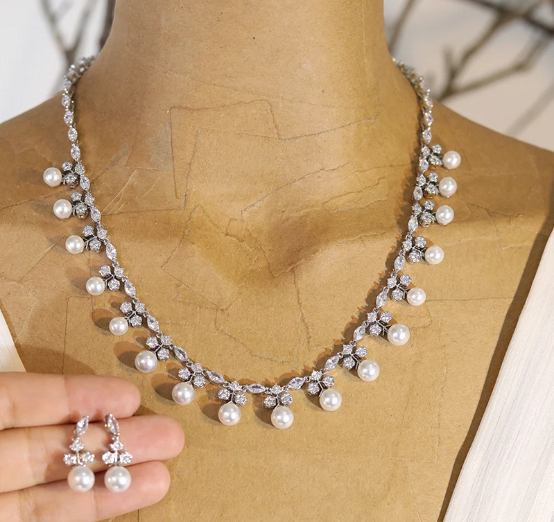 Willow -  Timeless pearl bridal necklace set