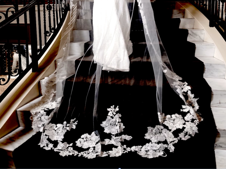 Esperanza - Gorgeous flower lace edge cathedral veil with Free blusher