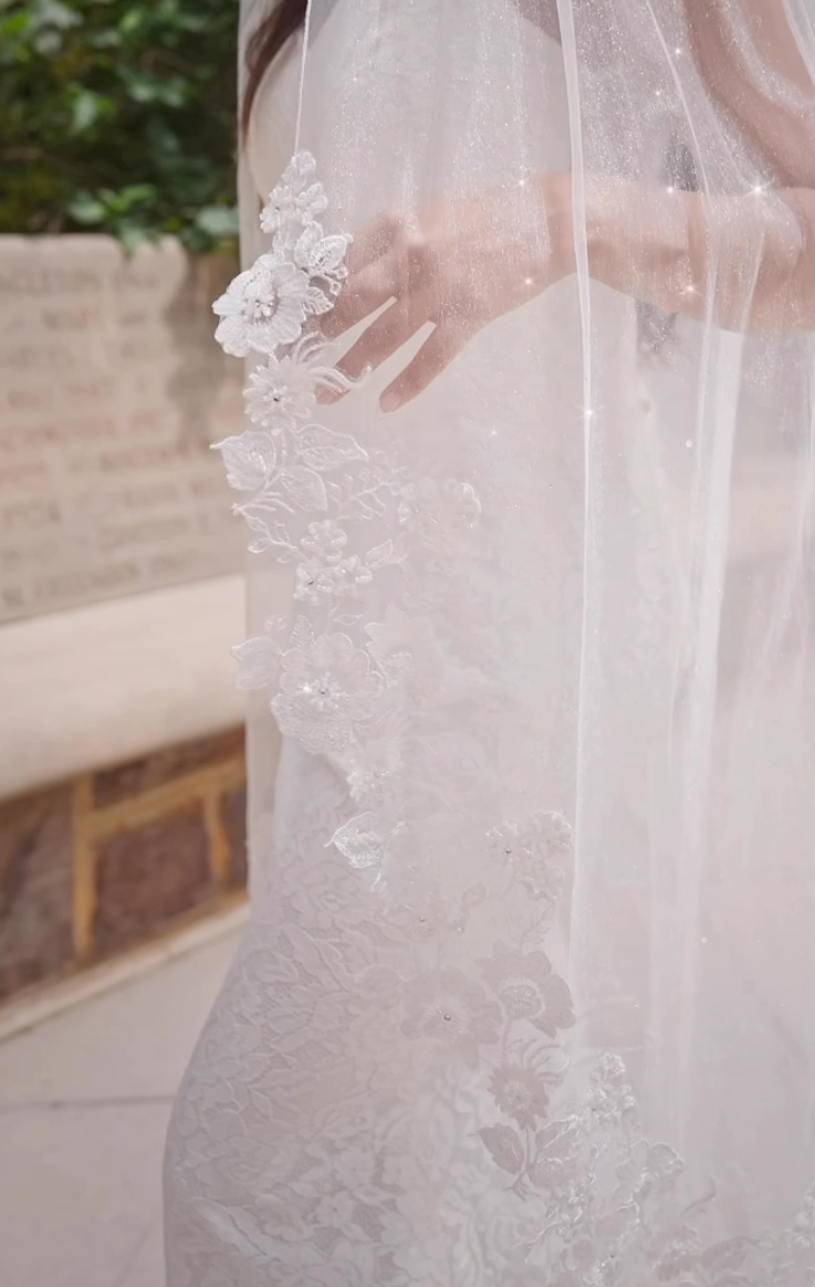 Blancaglitter – Stunning Flower lace glitter waltz veil