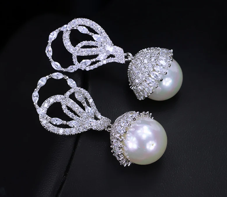 Marcia - Elegant bridal drop pearl earrings