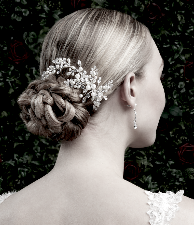 Marilla - Timeless beauty crystal and pearl wedding hair comb