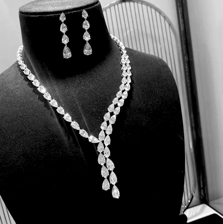 Amandalisa -  Glamorous elegant crystal drop wedding bridal necklace set