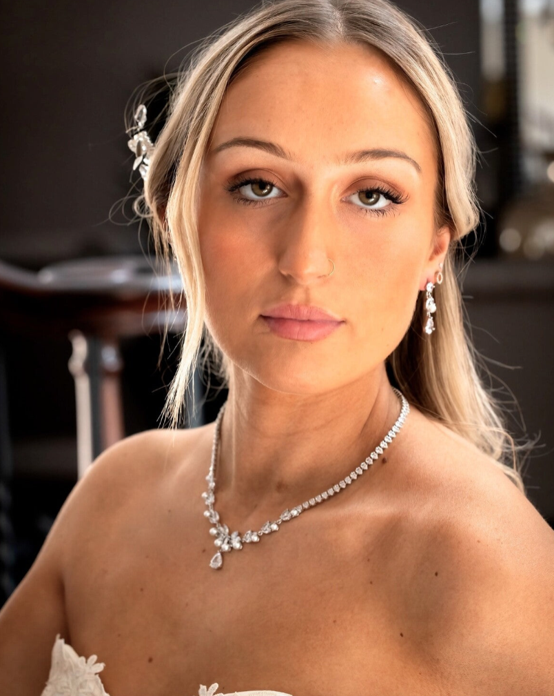 Delicata -  Timeless pearl bridal necklace set