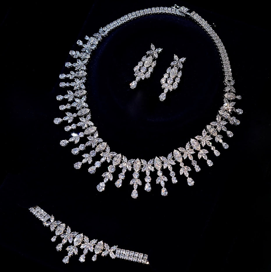 Klea - Stunning Swarovski crystal statement necklace set (free bracelet)