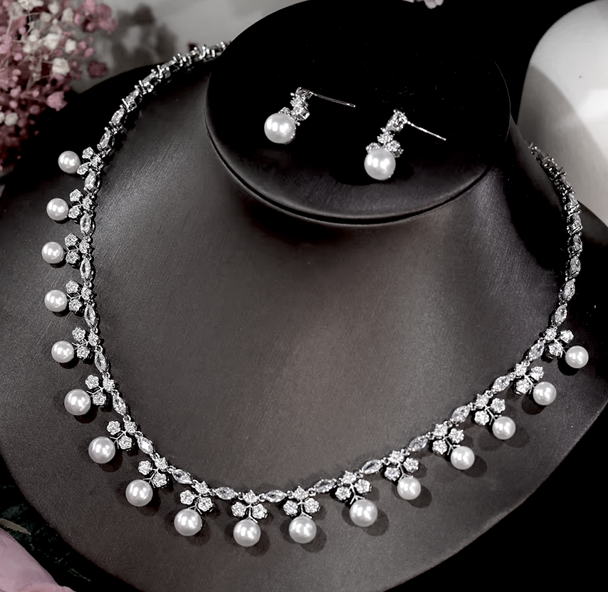 Willow -  Timeless pearl bridal necklace set