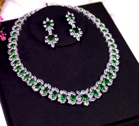 Zoe - Exquistite Swarovski emerald green crystal necklace set