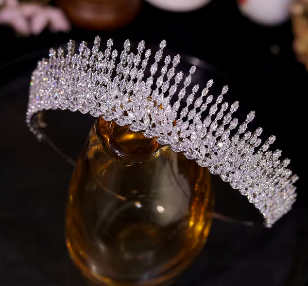 Amanda - Exquisite Crystal wedding tiara