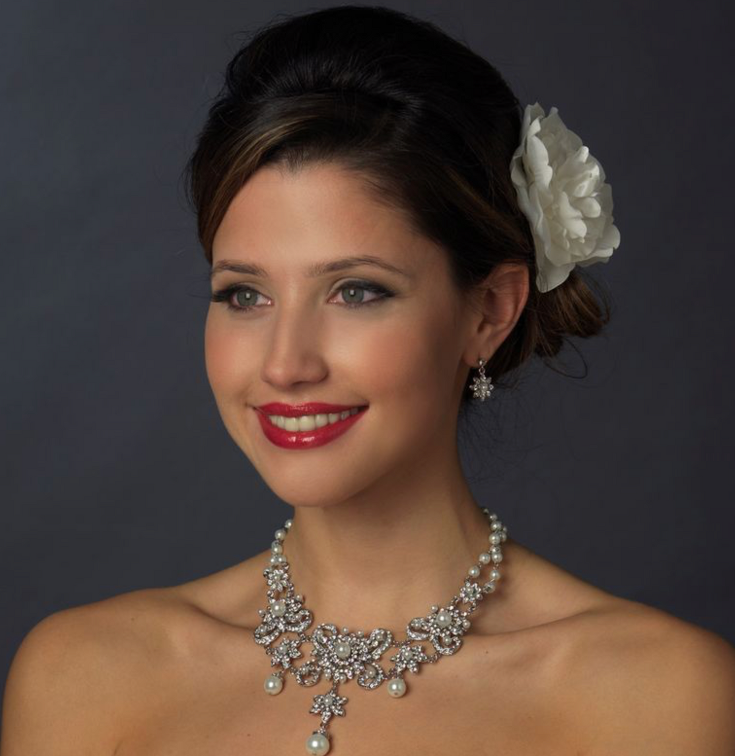 Angoletta - Exquisite pearl bridal necklace set