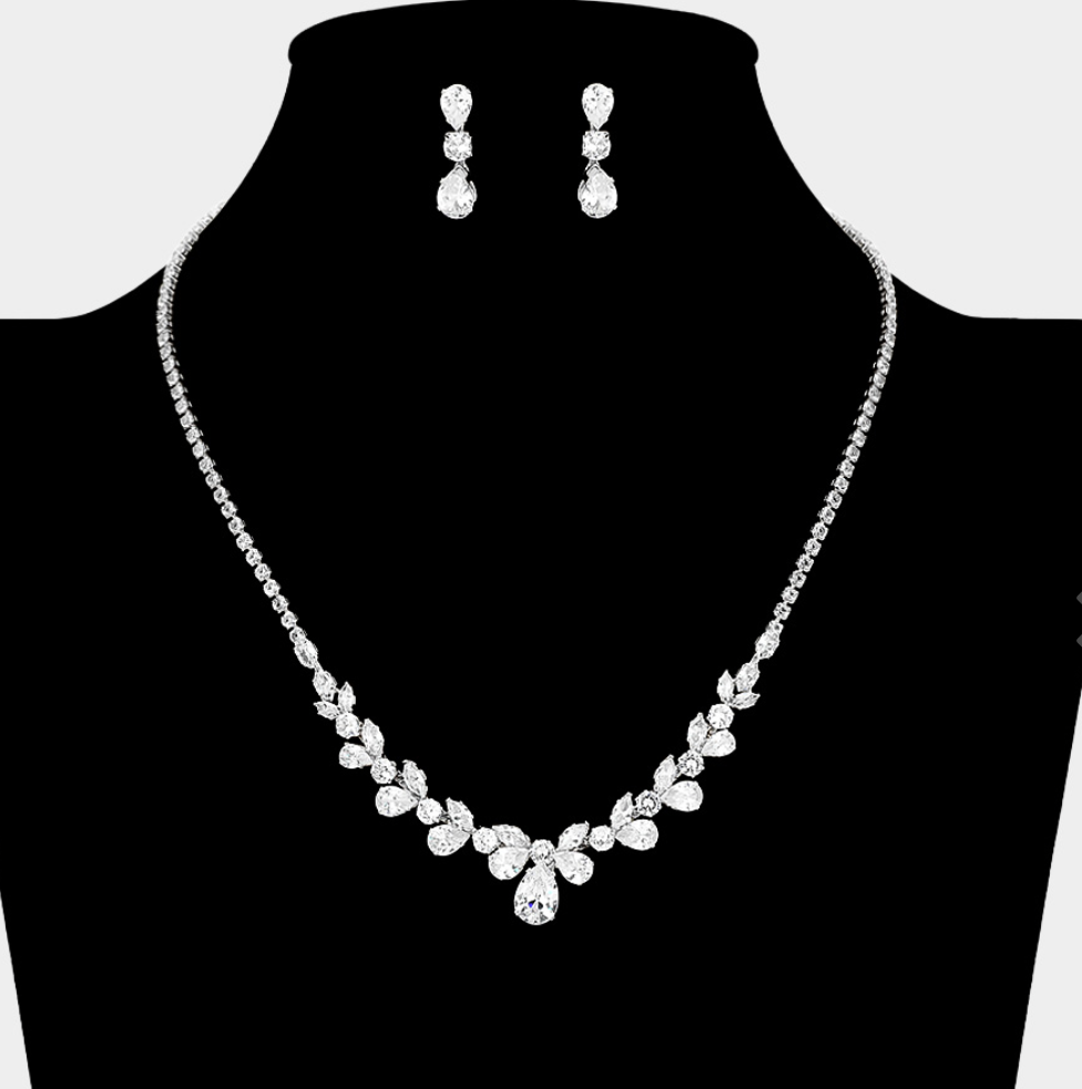 Hermelinda - Elegant crystal cz wedding necklace set