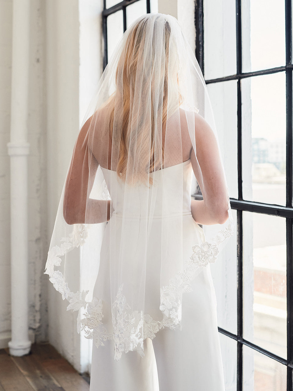 Megan – Italian collection flower lace veil