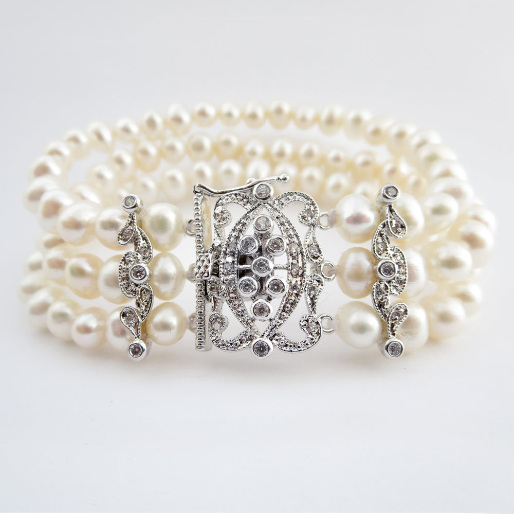 Luxor - Exquisite vintage inspired Wedding pearl bracelet