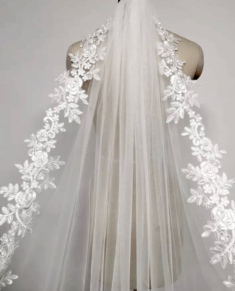 Mariarosetta, Stunning Regal Cathedral flower lace veil - Free blusher