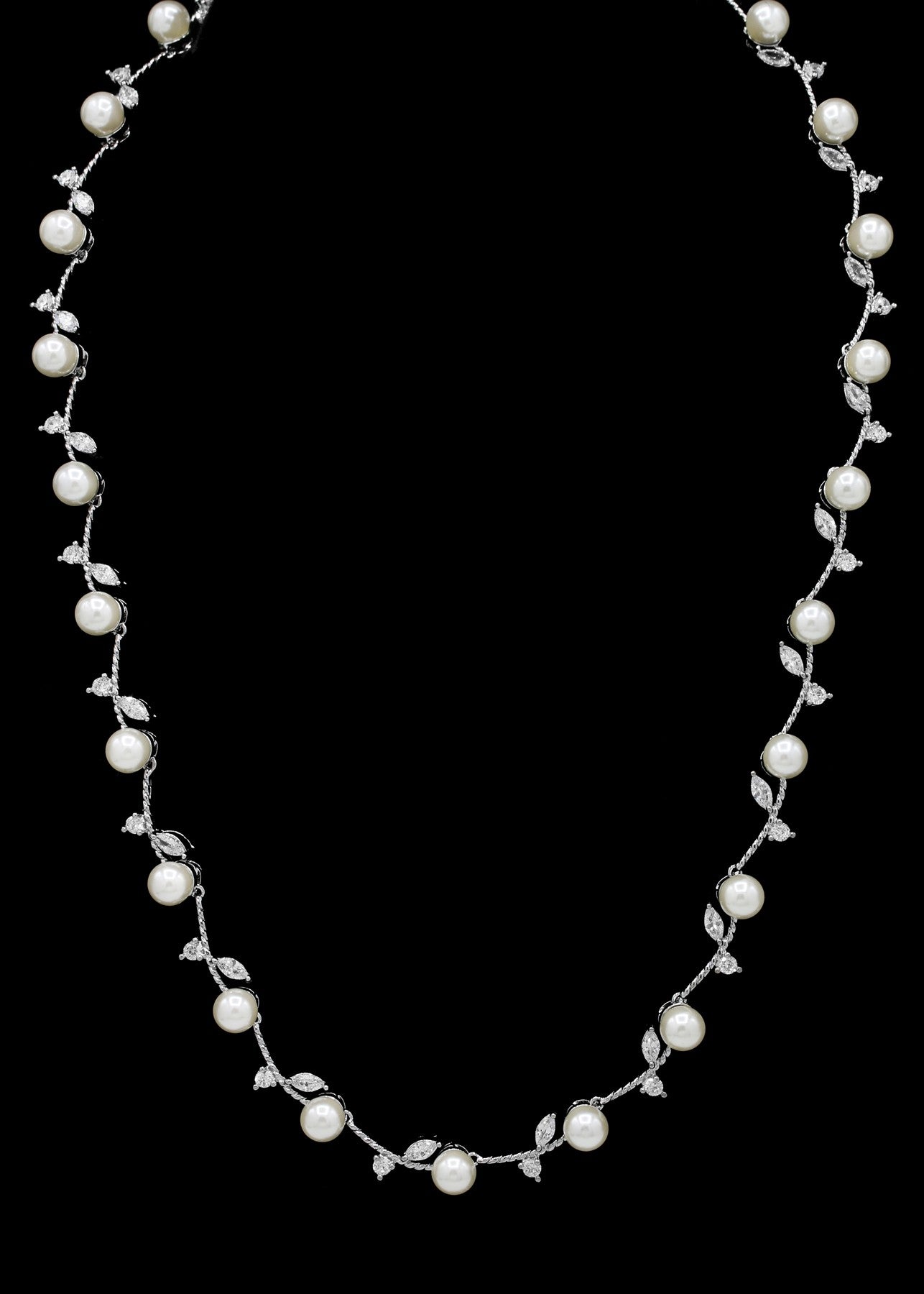 Sarena- Timeless elegance freshwater pearl bridal necklace