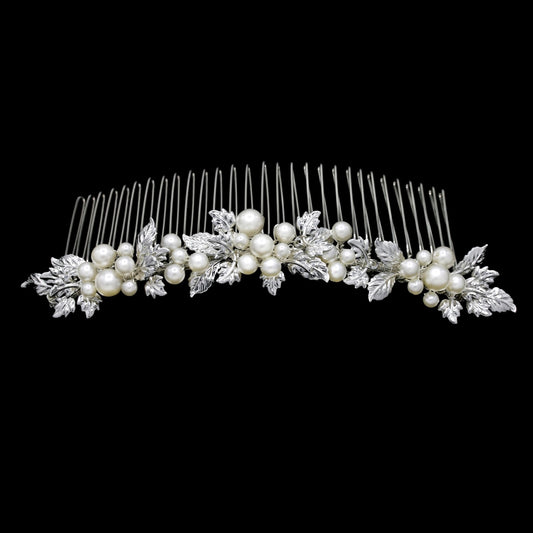 Gilda - Timeless elegant crystal and pearl wedding hair comb