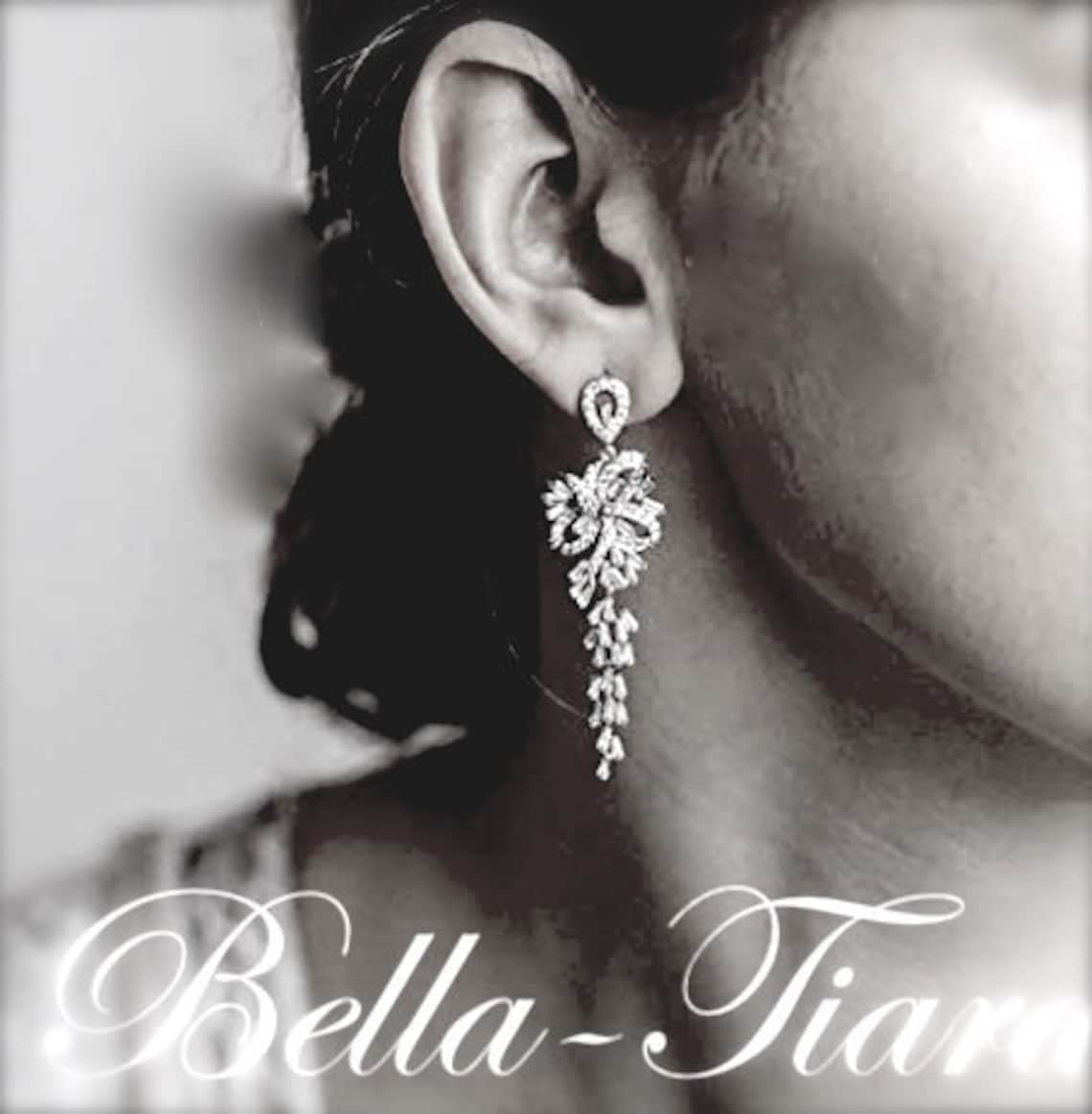 Dana -  Beautiful crystal drop earrings