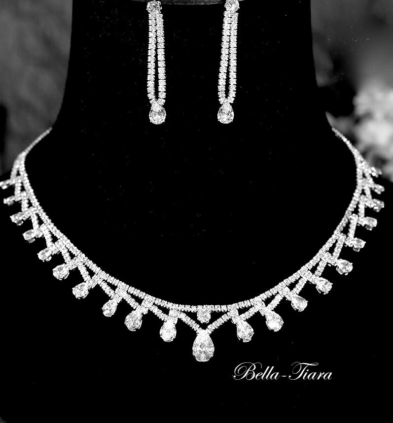 Celia - Elegant swarovski crystal necklace set