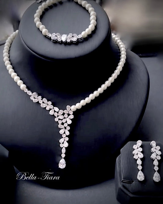 Graziella - Timeless elegance 3 pcs pearl bridal necklace set