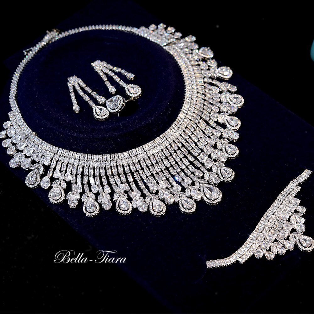 Tamasa -  Alluring Simulated diamond crystal statement necklace set