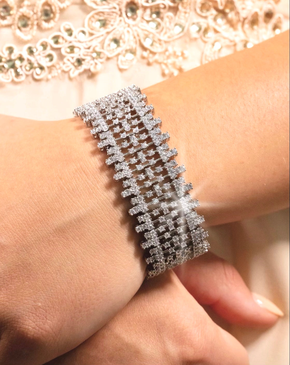 Grazie- Exquisite crystal wedding bracelet