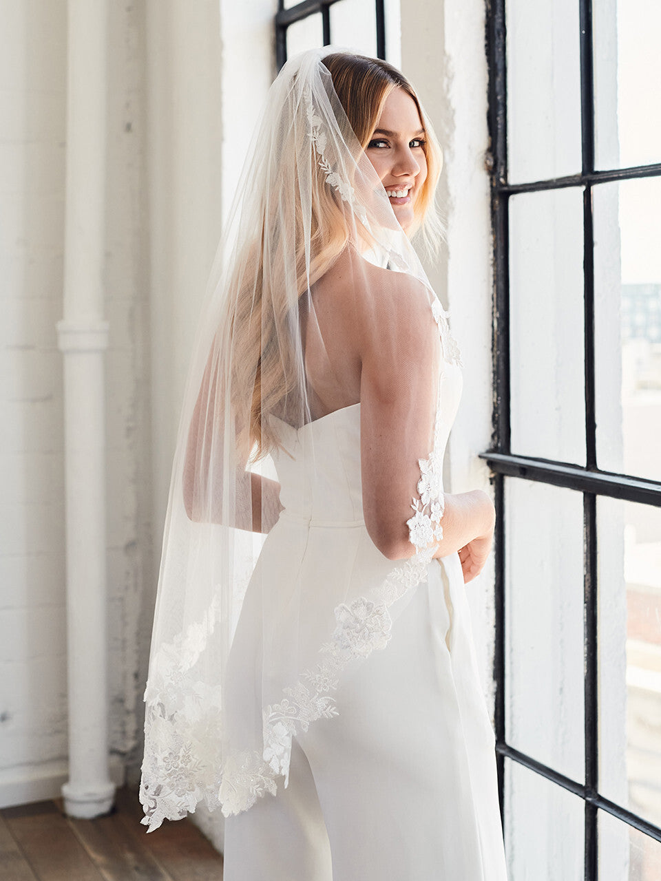 Megan – Italian collection flower lace veil